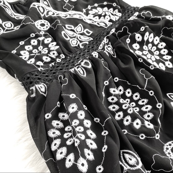 Romeo & Juliet Couture | eyelet embroidered dress - Picture 6 of 8